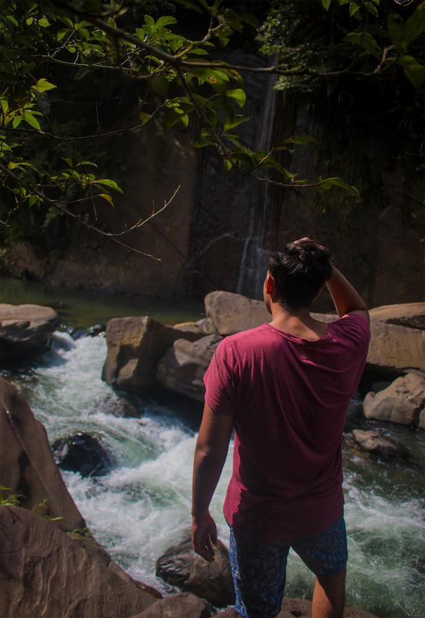 Jungle River Ginigathena Esterno foto