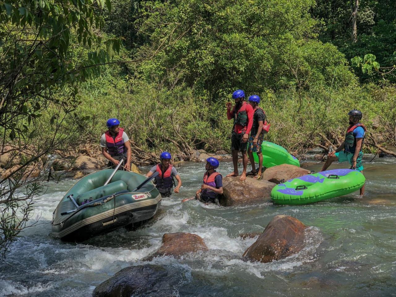 Jungle River Ginigathena Esterno foto