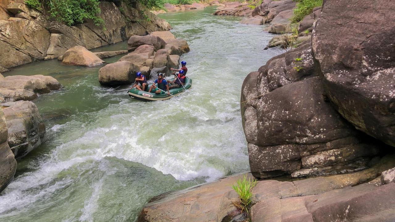 Jungle River Ginigathena Esterno foto
