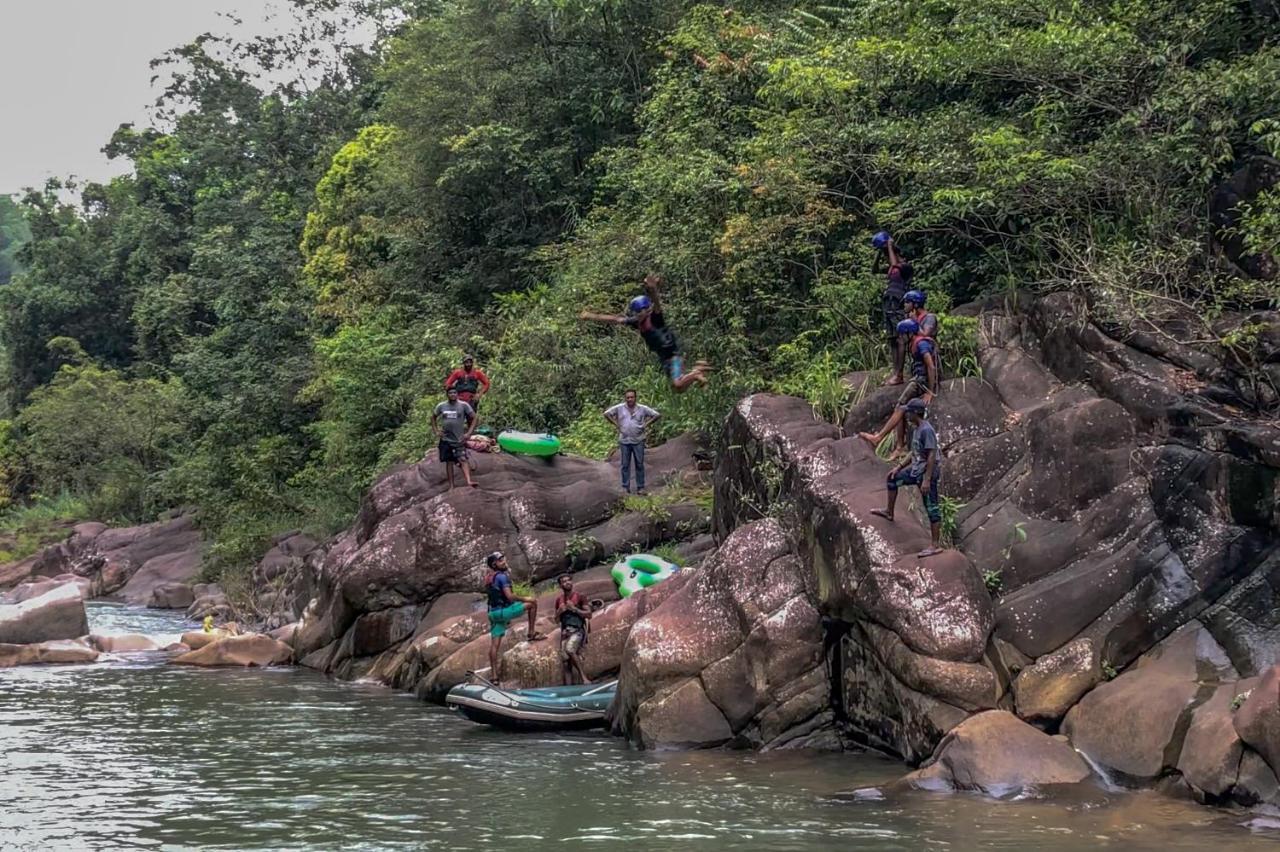 Jungle River Ginigathena Esterno foto